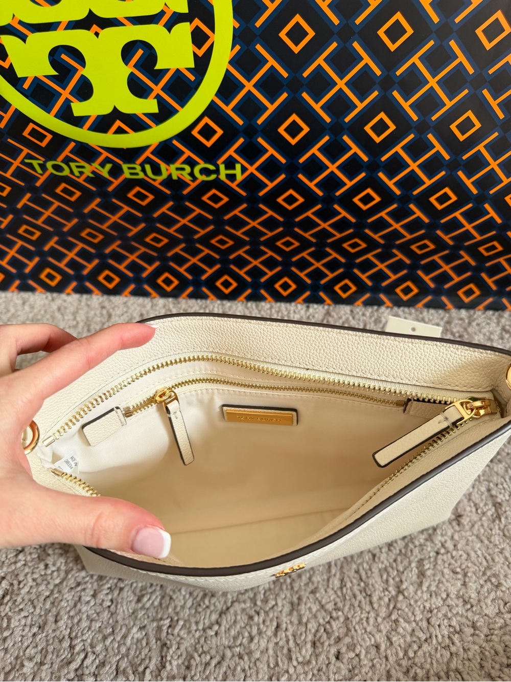 Tory Burch Blake Swingpack Crossbody Bag New Ivory White Gold - Picture 4 of 9